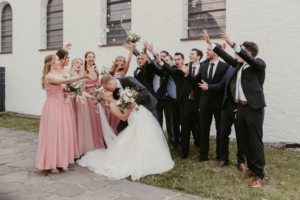 Wir sind dein Hochzeitsfotograf! Your Wedding Story erzählt eure Hochzeit in Bildern nach. Unsere Hochzeitsreportage erhält eure Erinenrungen für die Ewigkeit (764)